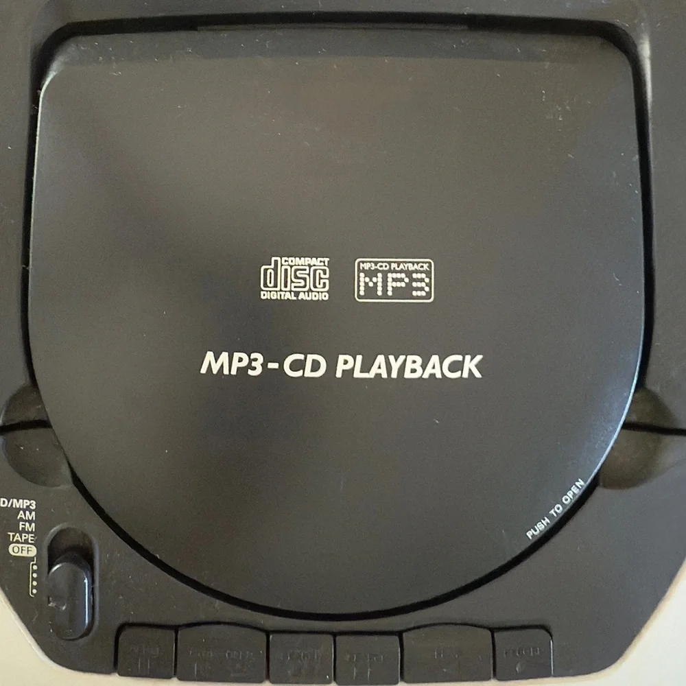 Philips Silver Portable CD Player with AM/FM Radio - Picture 2 of 3